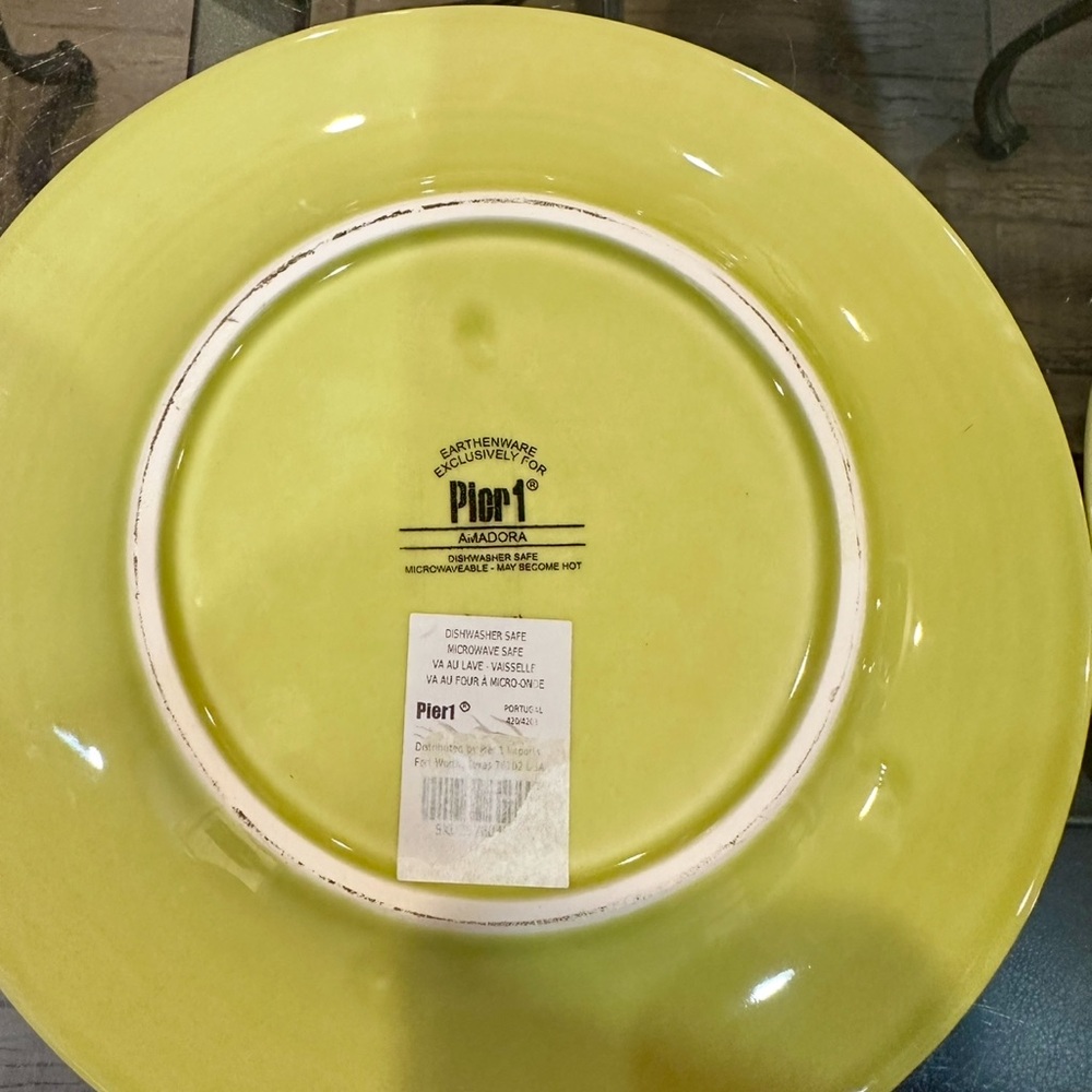 🦋Pier 1 Set of 4 Amadora Green salad Plate’s - Picture 4 of 8